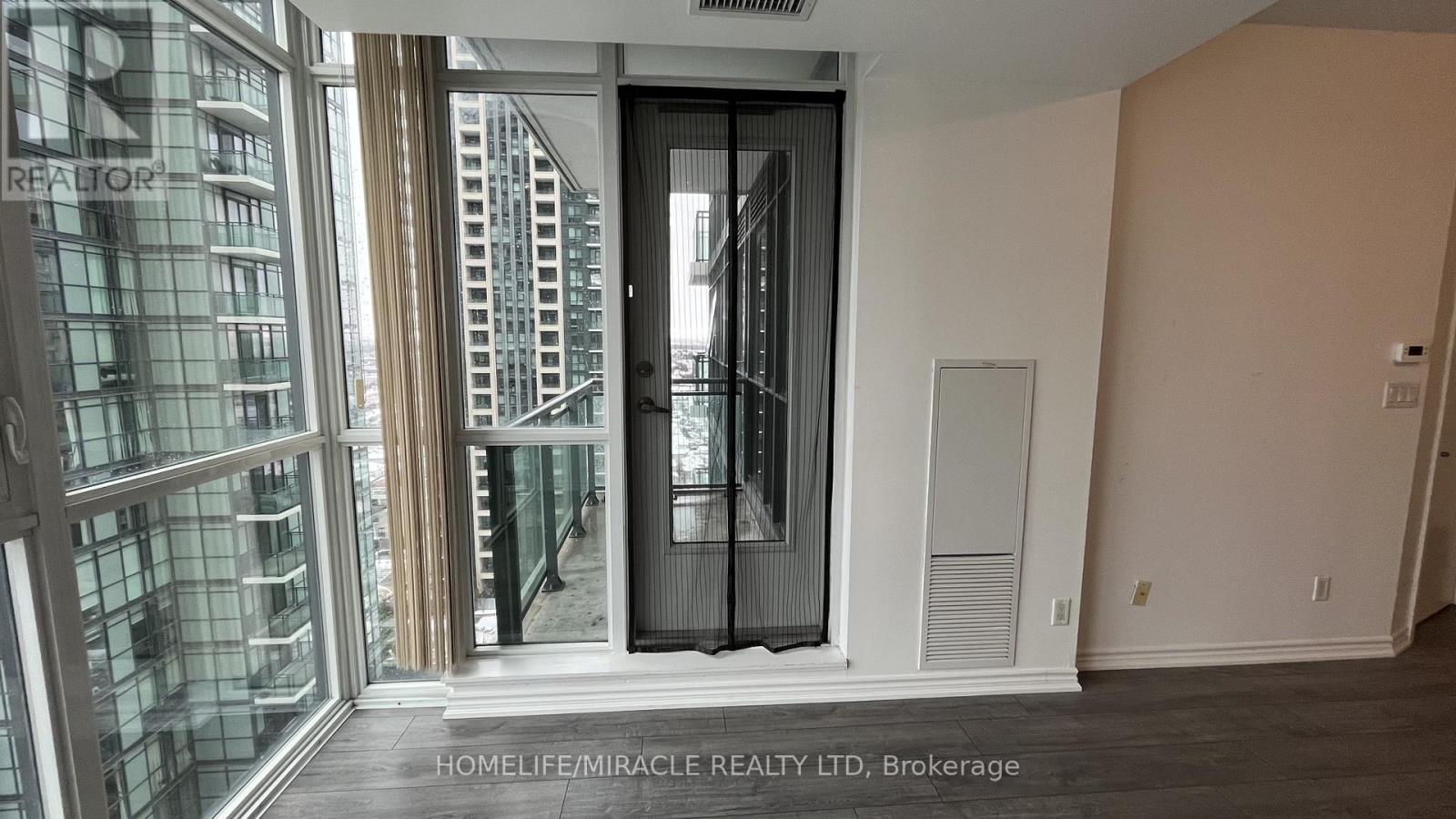 1703 - 4070 Confederation Parkway, Mississauga, Ontario  L5B 0E9 - Photo 14 - W12590990