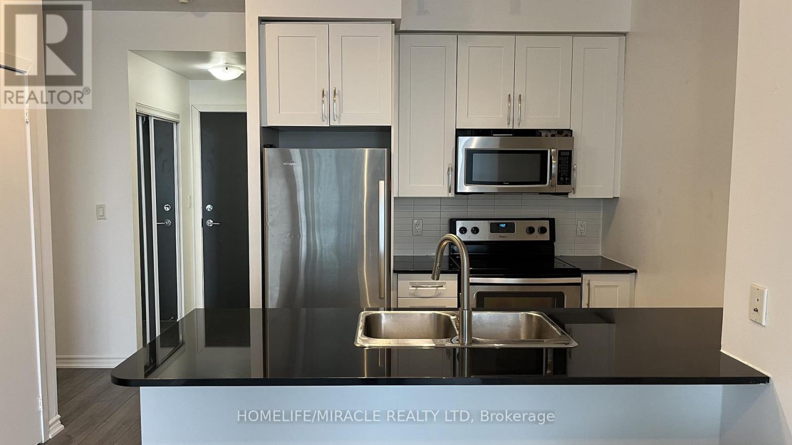 1703 - 4070 Confederation Parkway, Mississauga, Ontario  L5B 0E9 - Photo 6 - W12590990