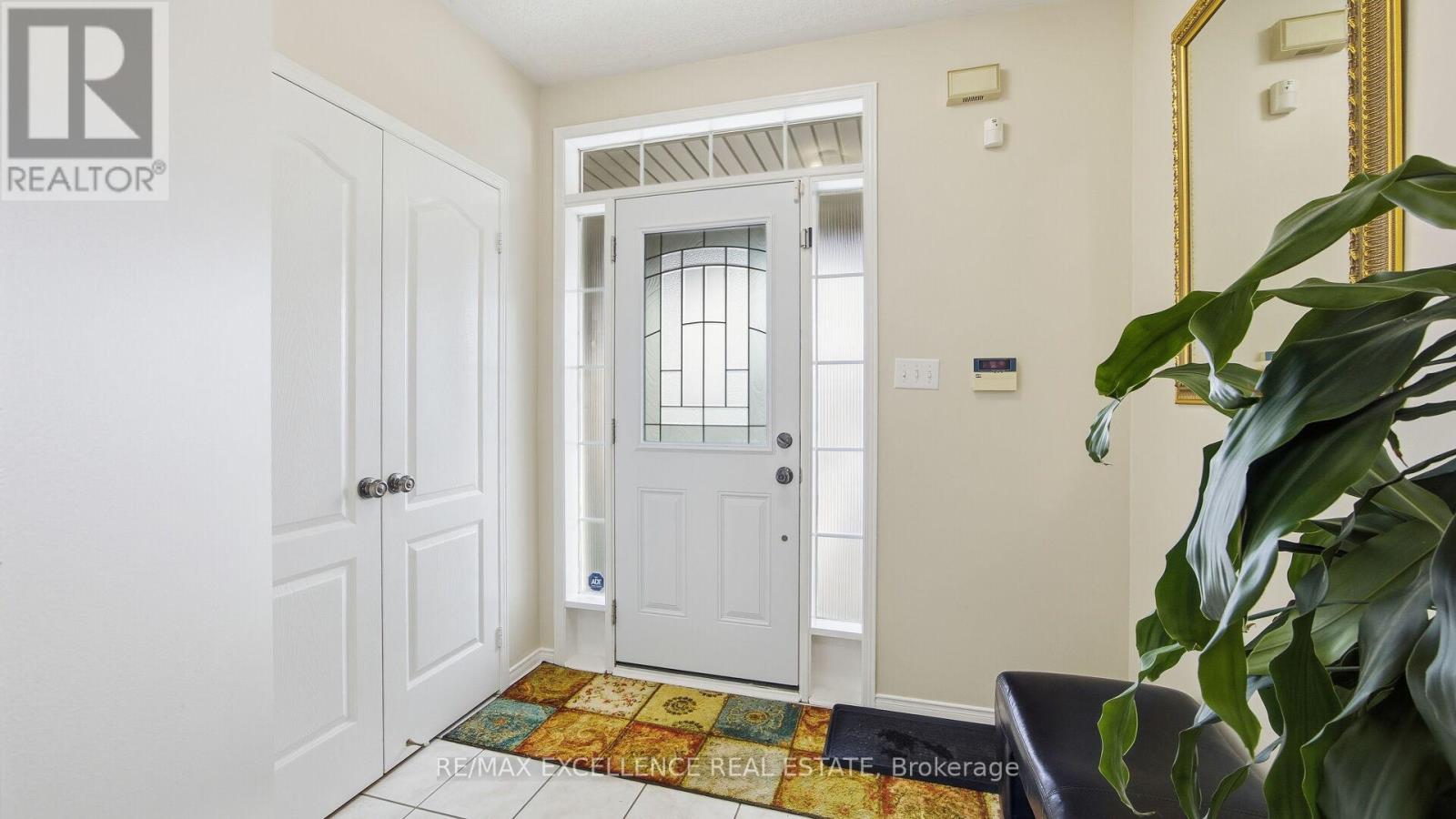 59 Linderwood Drive, Brampton, Ontario  L7A 1S4 - Photo 4 - W12590260