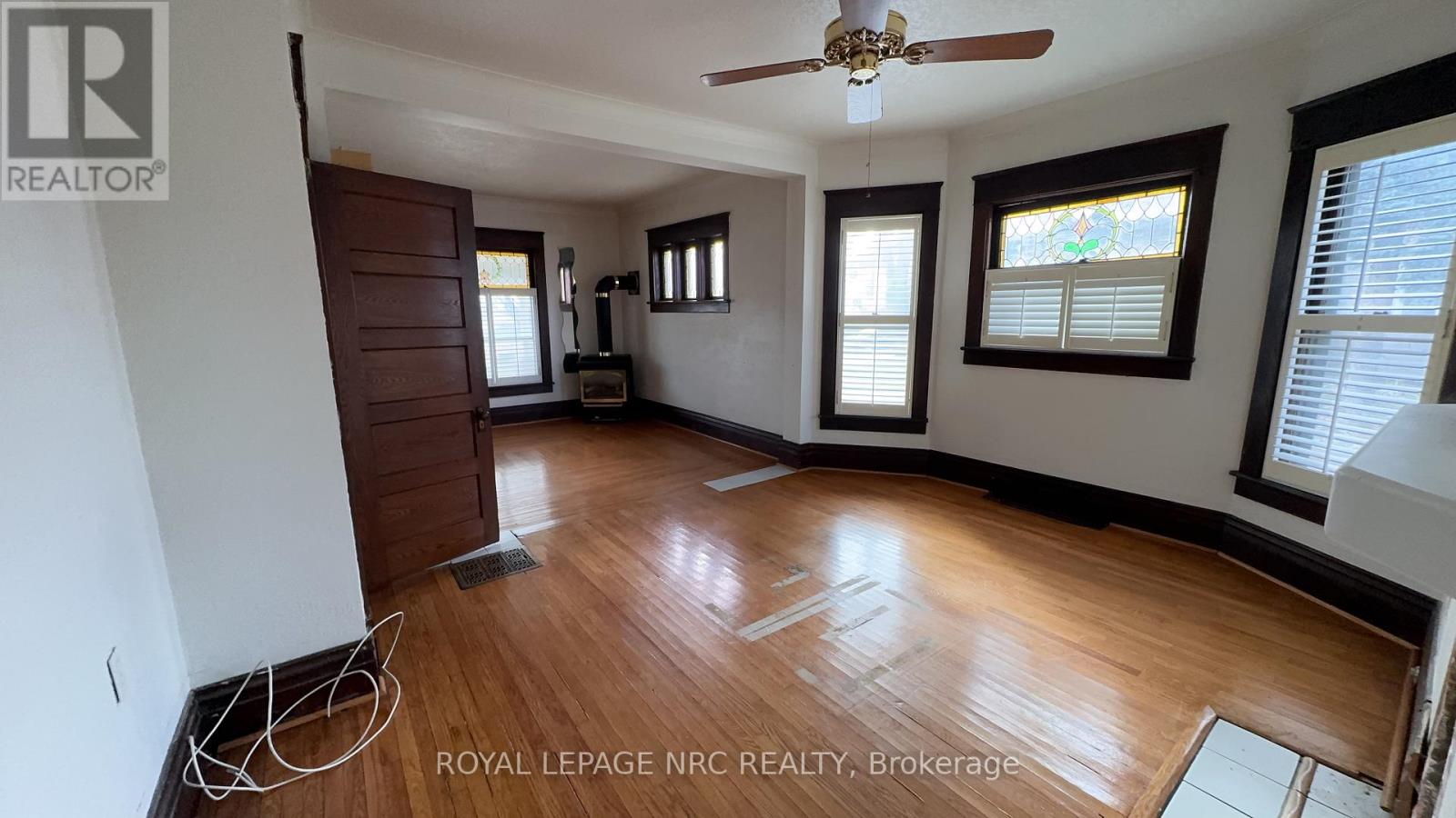 4579 Eastwood Crescent, Niagara Falls, Ontario  L2E 1B1 - Photo 11 - X12591154