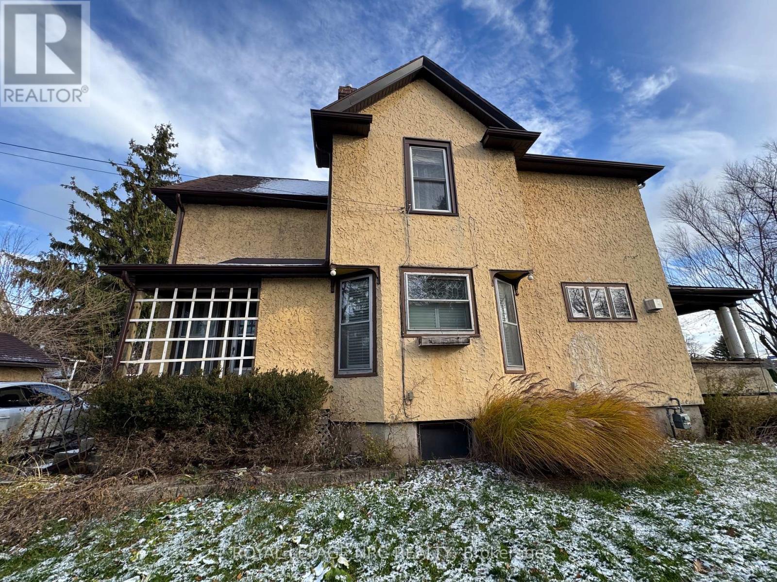 4579 Eastwood Crescent, Niagara Falls, Ontario  L2E 1B1 - Photo 2 - X12591154