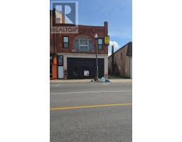 3 - 692 DUNDAS STREET