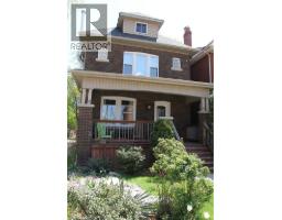 15 SPRINGER Avenue 220 - St. Clair/Blakeley