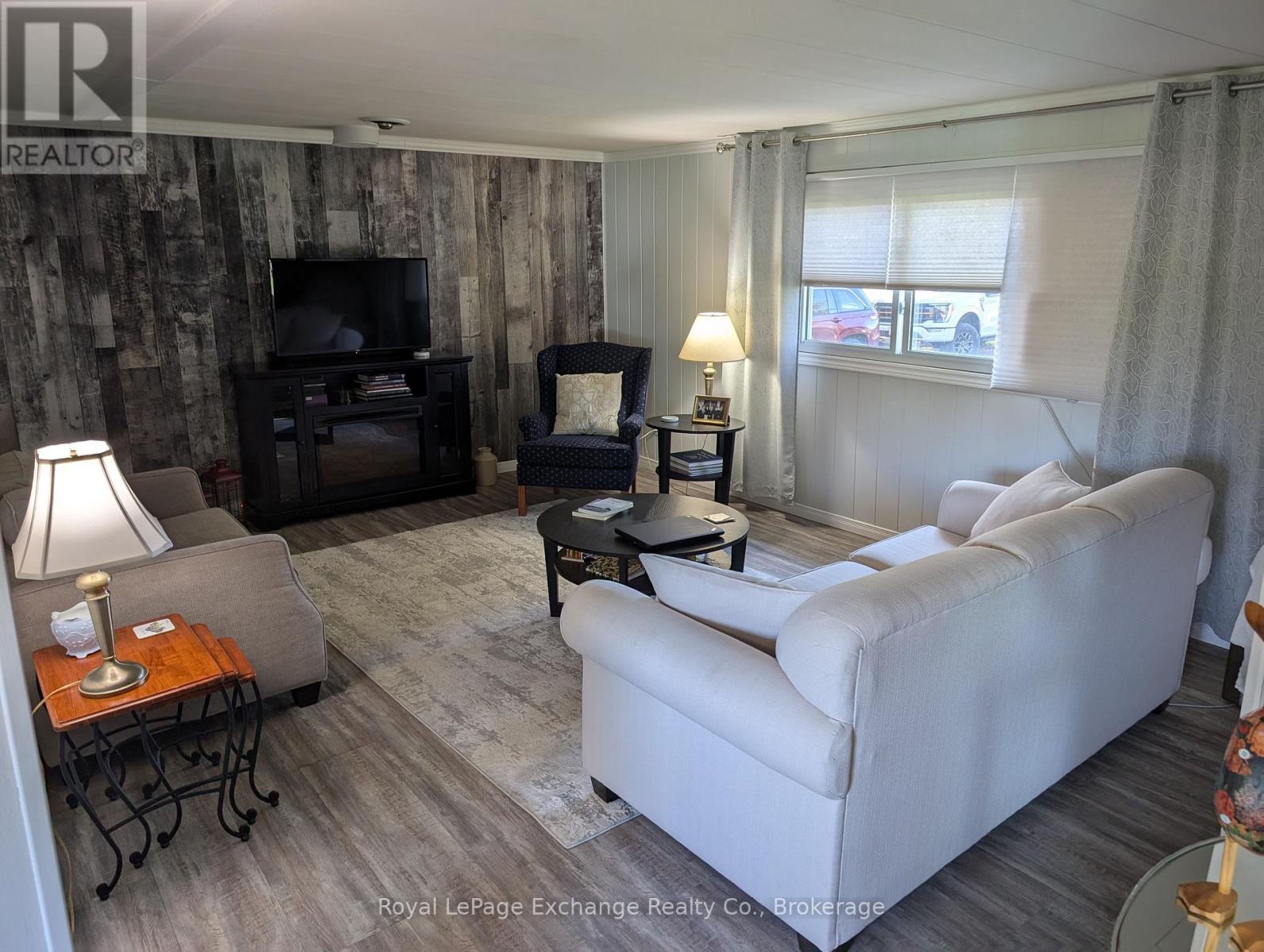 19 Park Street, Huron-Kinloss, Ontario  N0G 2R0 - Photo 12 - X12591034