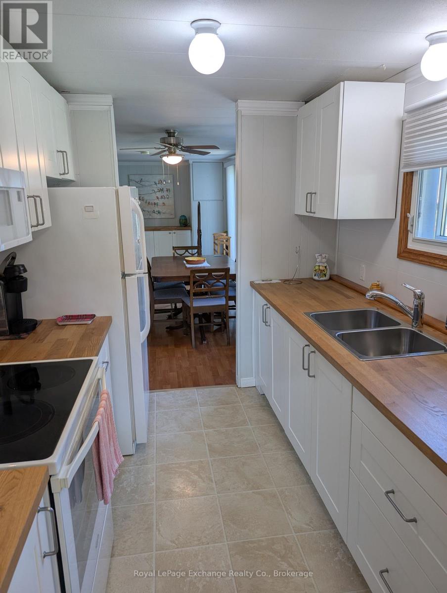 19 Park Street, Huron-Kinloss, Ontario  N0G 2R0 - Photo 14 - X12591034