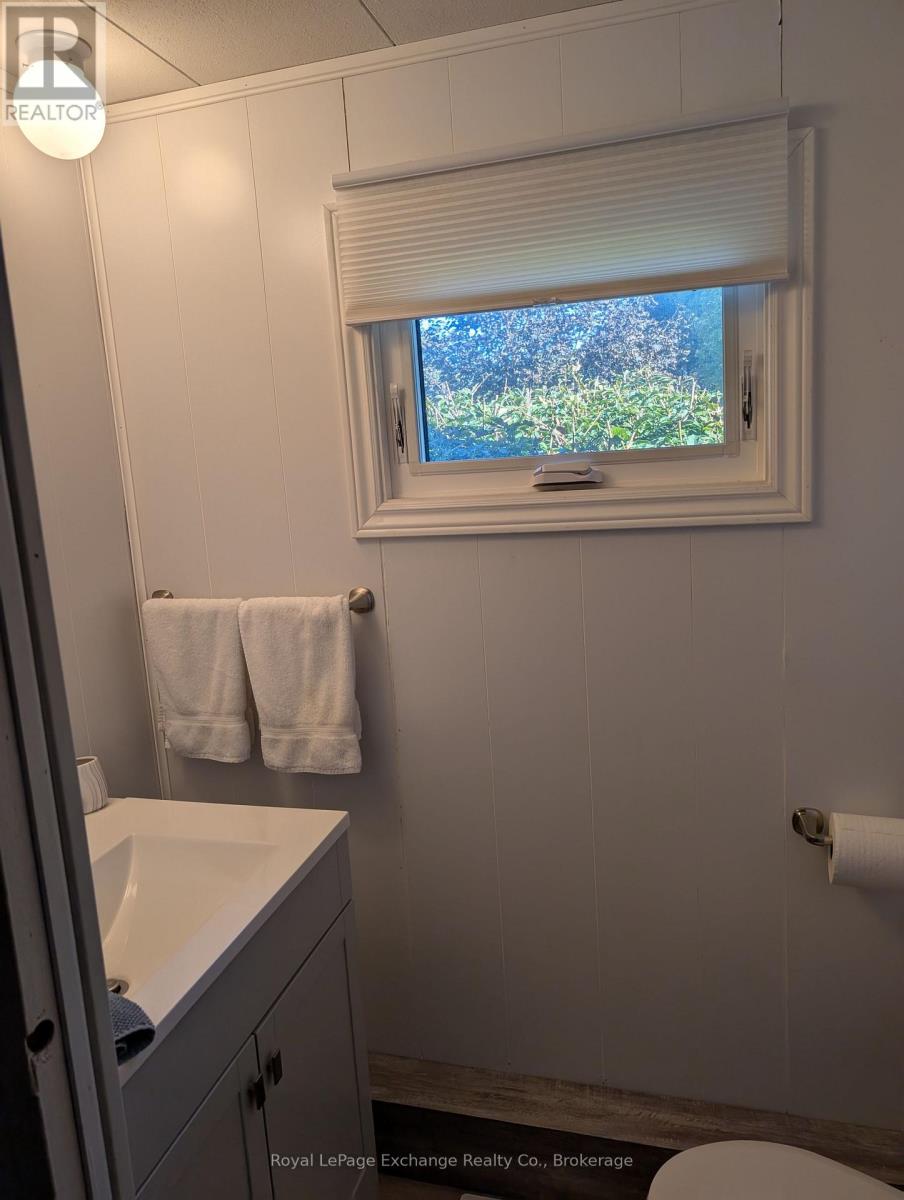 19 Park Street, Huron-Kinloss, Ontario  N0G 2R0 - Photo 8 - X12591034