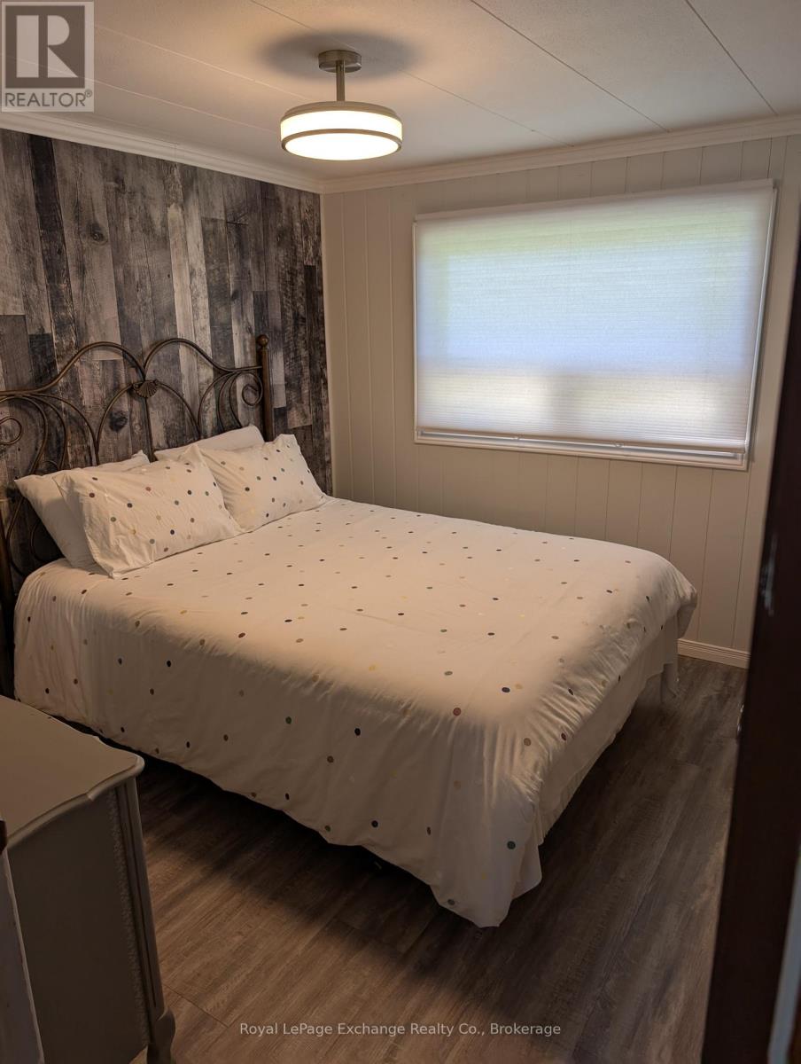 19 Park Street, Huron-Kinloss, Ontario  N0G 2R0 - Photo 9 - X12591034