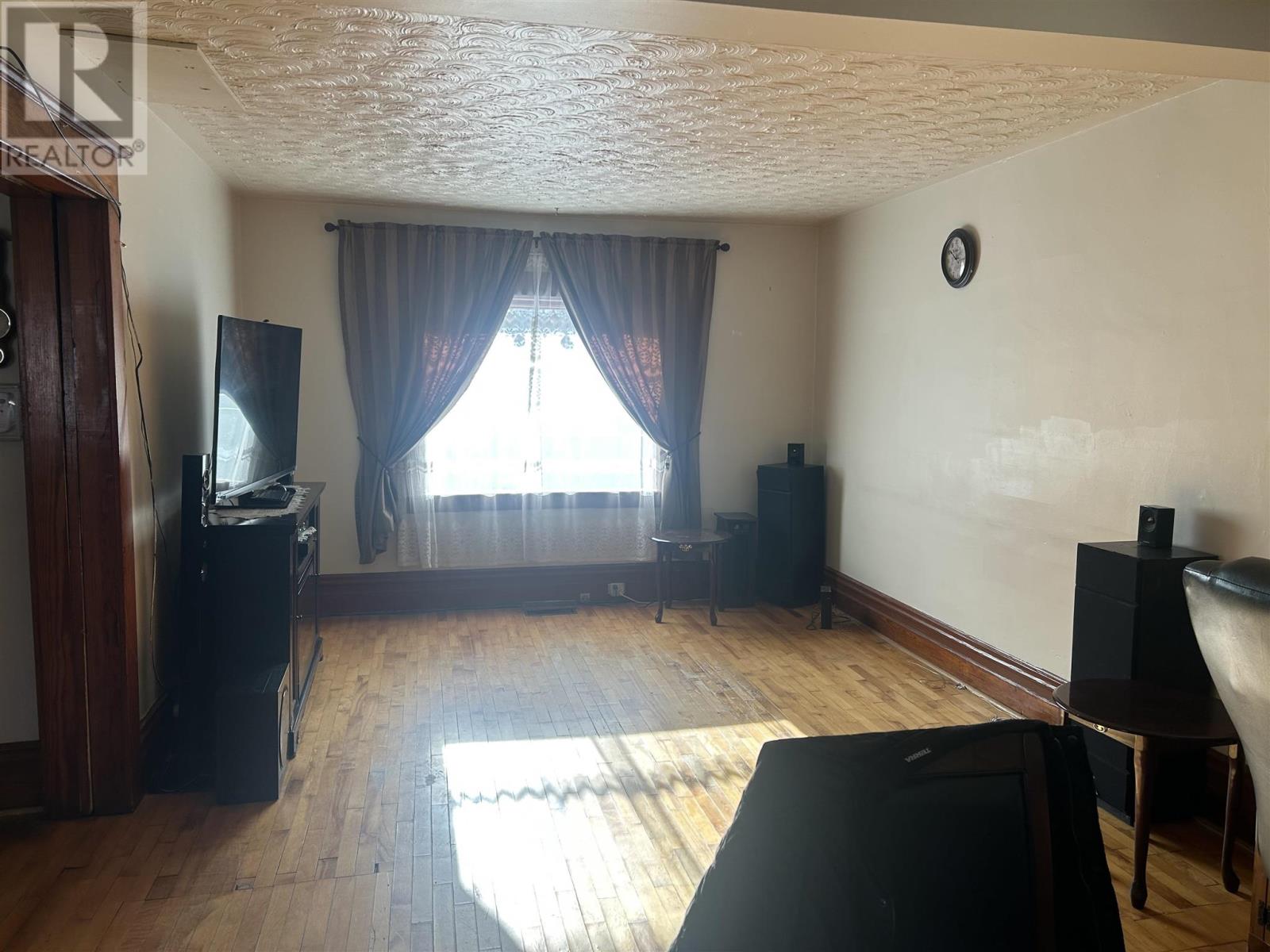 5 Alberta Ave, Sault Ste. Marie, Ontario  P6B 2N6 - Photo 4 - SM253384