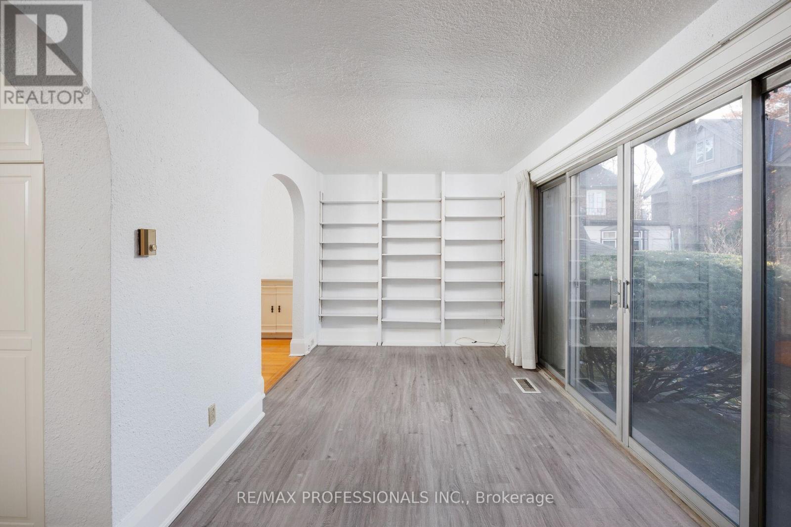 50 Wendover Road, Toronto, Ontario  M8X 2L3 - Photo 15 - W12590998