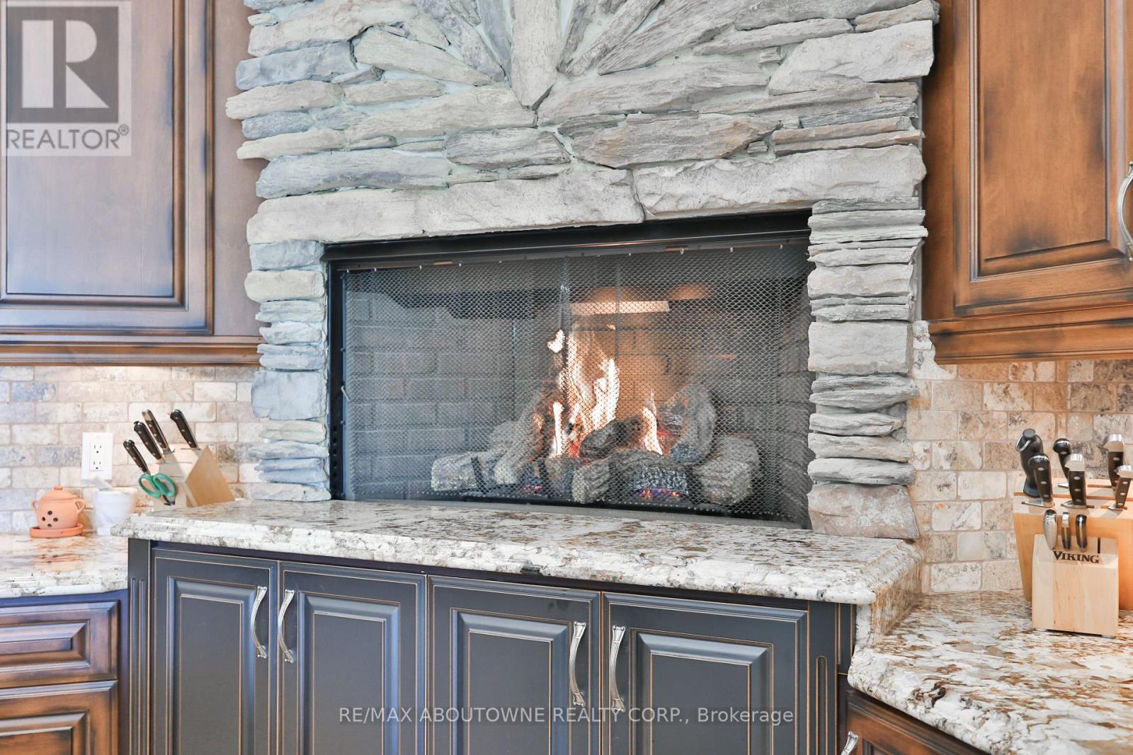 24 School Street, Hamilton, Ontario  L0R 2H0 - Photo 32 - X12382737