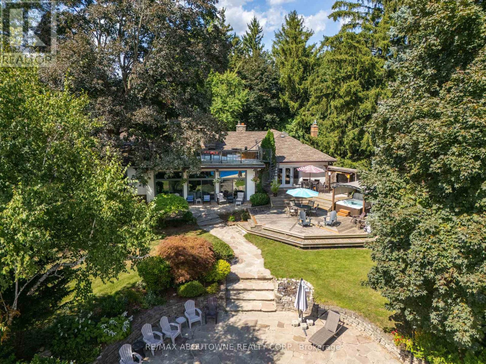 24 School Street, Hamilton, Ontario  L0R 2H0 - Photo 5 - X12382737