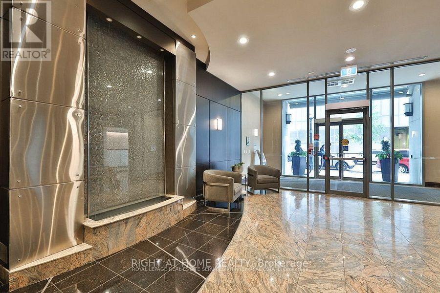 2205 - 30 Grand Trunk Crescent, Toronto, Ontario  M5J 3A3 - Photo 5 - C12591108