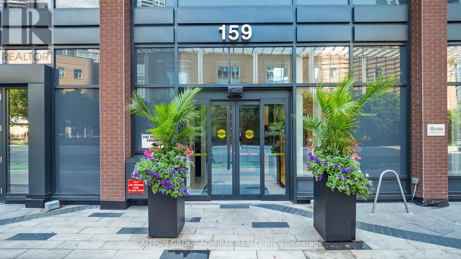1601 - 159 Wellesley Street E, Toronto, Ontario  M4Y 0H5 - Photo 2 - C12591136