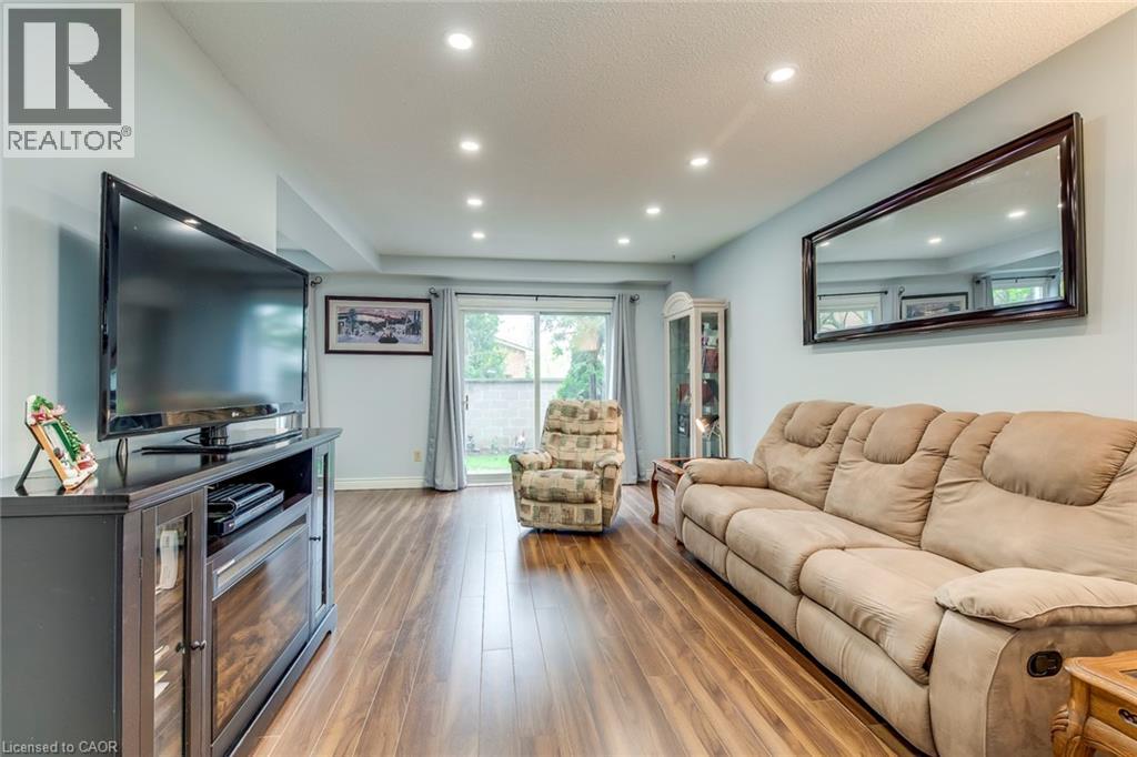 1548 Newlands Crescent Unit# 14, Burlington, Ontario  L7M 1V6 - Photo 4 - 40791344