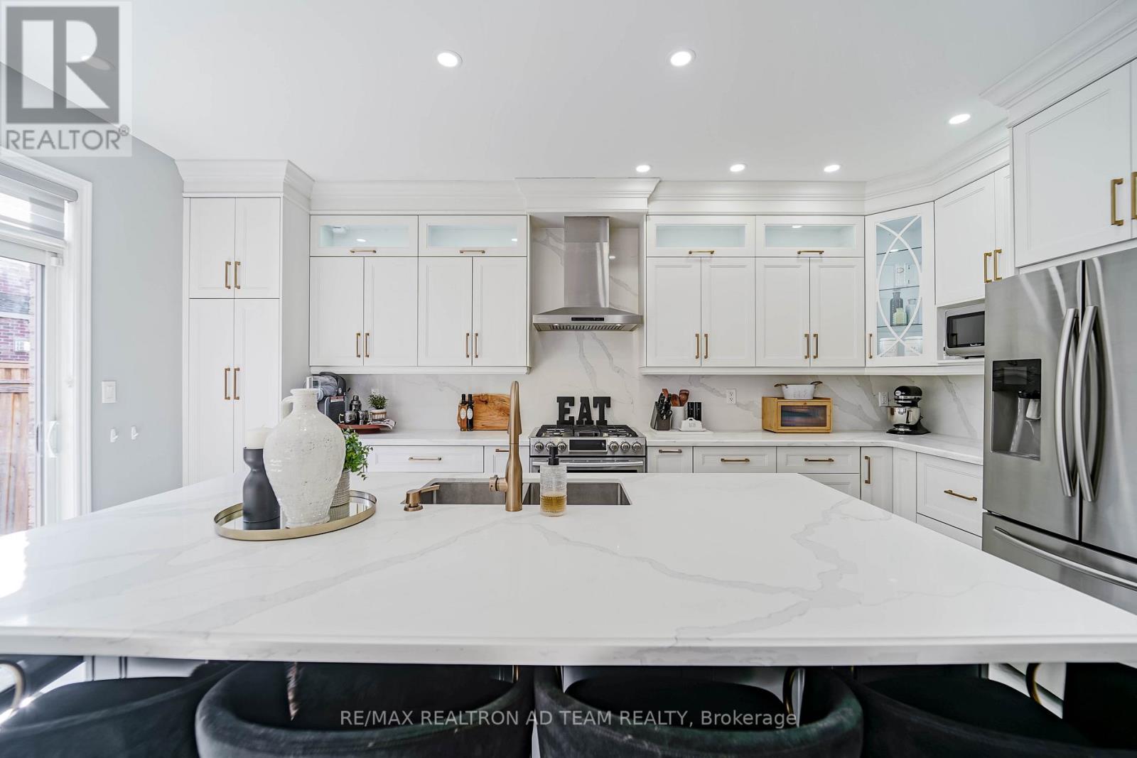 1109 Baltic Lane, Pickering, Ontario  L1X 0G9 - Photo 14 - E12591170