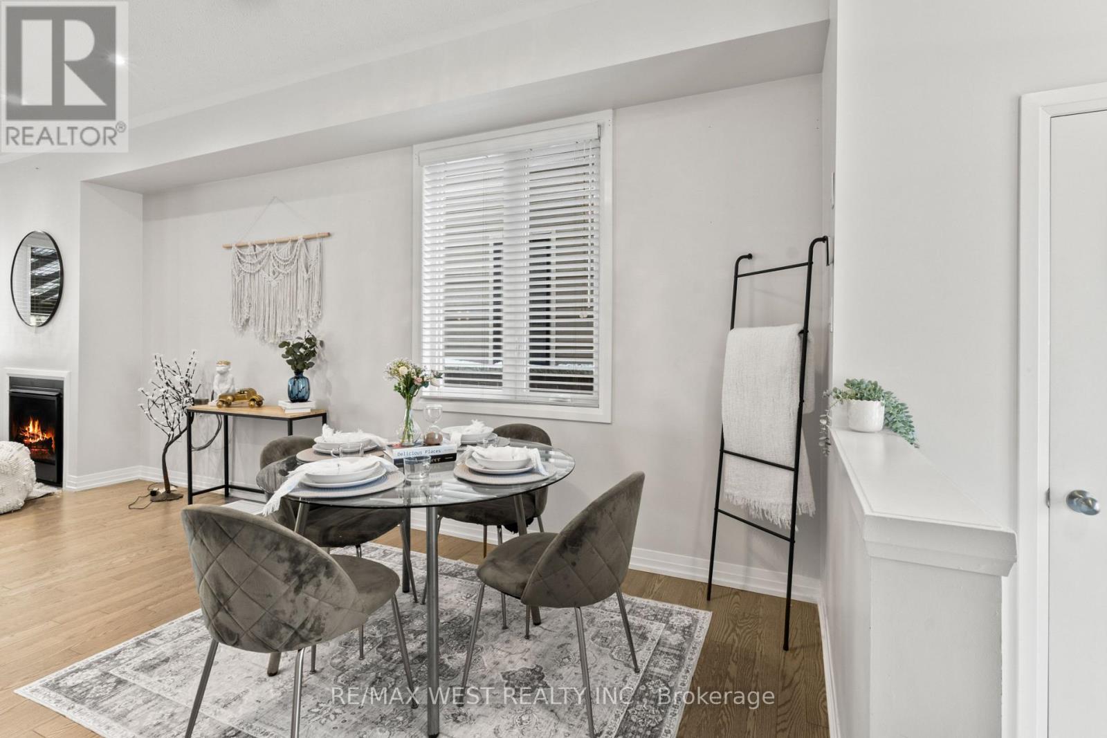 145 East Shore Drive, Clarington, Ontario  L1C 1Z8 - Photo 5 - E12591232