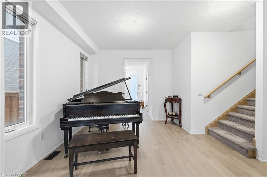 28 Fairey Crescent, Mount Hope, Ontario  L0R 1W0 - Photo 6 - 40784739