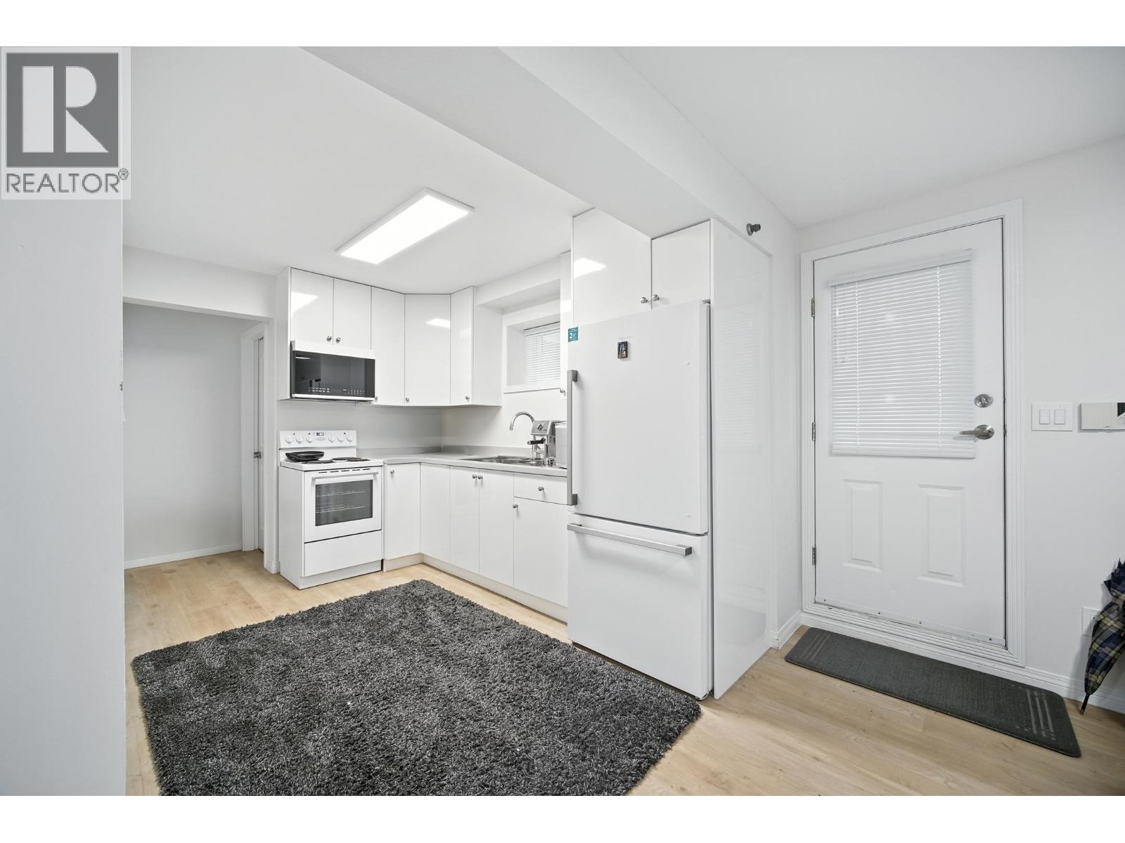 7563 1st Street, Burnaby, British Columbia V3N 3T3 - Photo 27 - R3068513