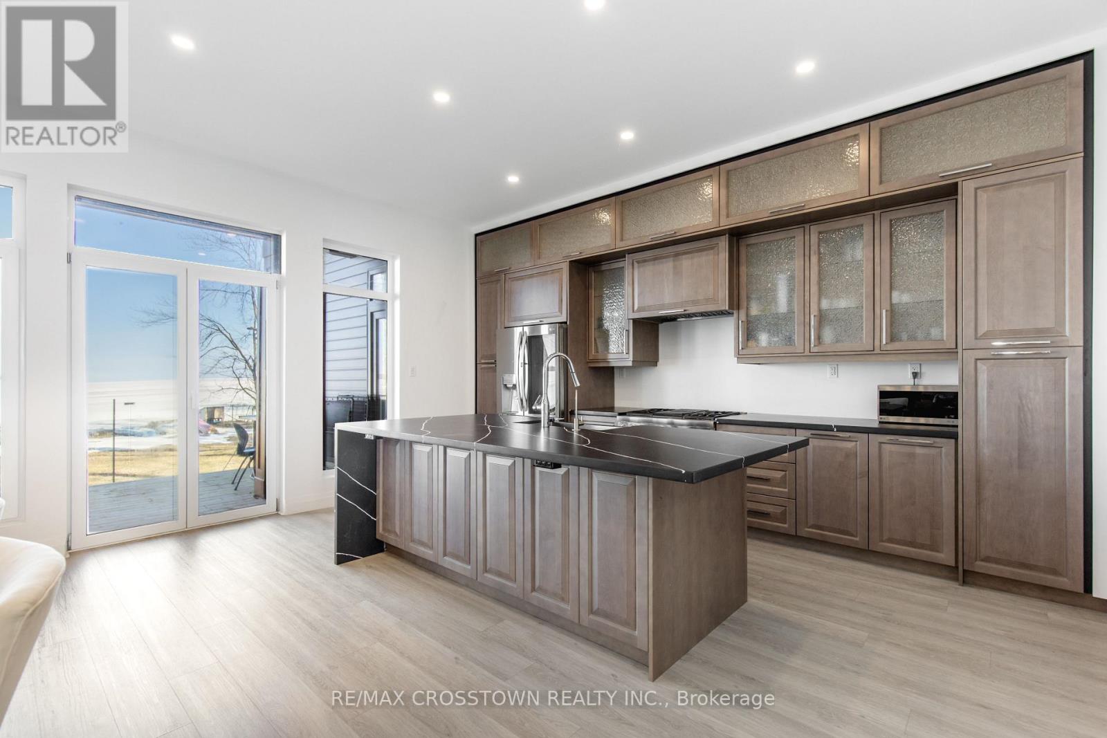 178 Moores Beach Road, Georgina, Ontario  L0E 1N0 - Photo 7 - N12591104