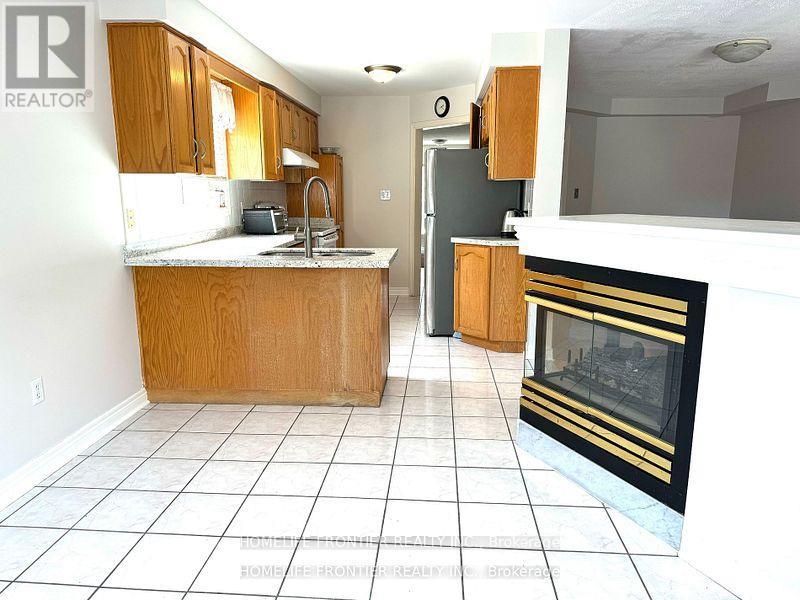 210 Kimono Crescent, Richmond Hill, Ontario  L4S 2A4 - Photo 2 - N12591134