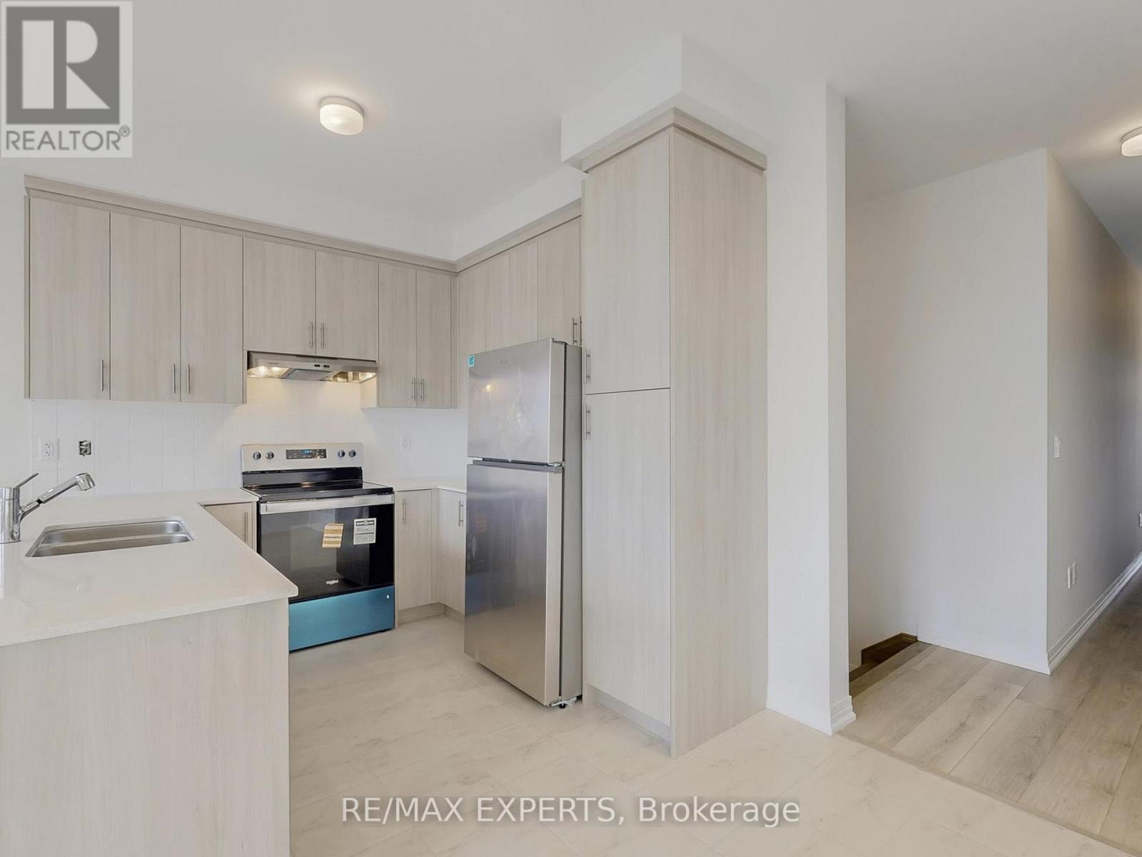 59 Tipp Drive, Richmond Hill, Ontario  L4E 1A2 - Photo 5 - N12591186