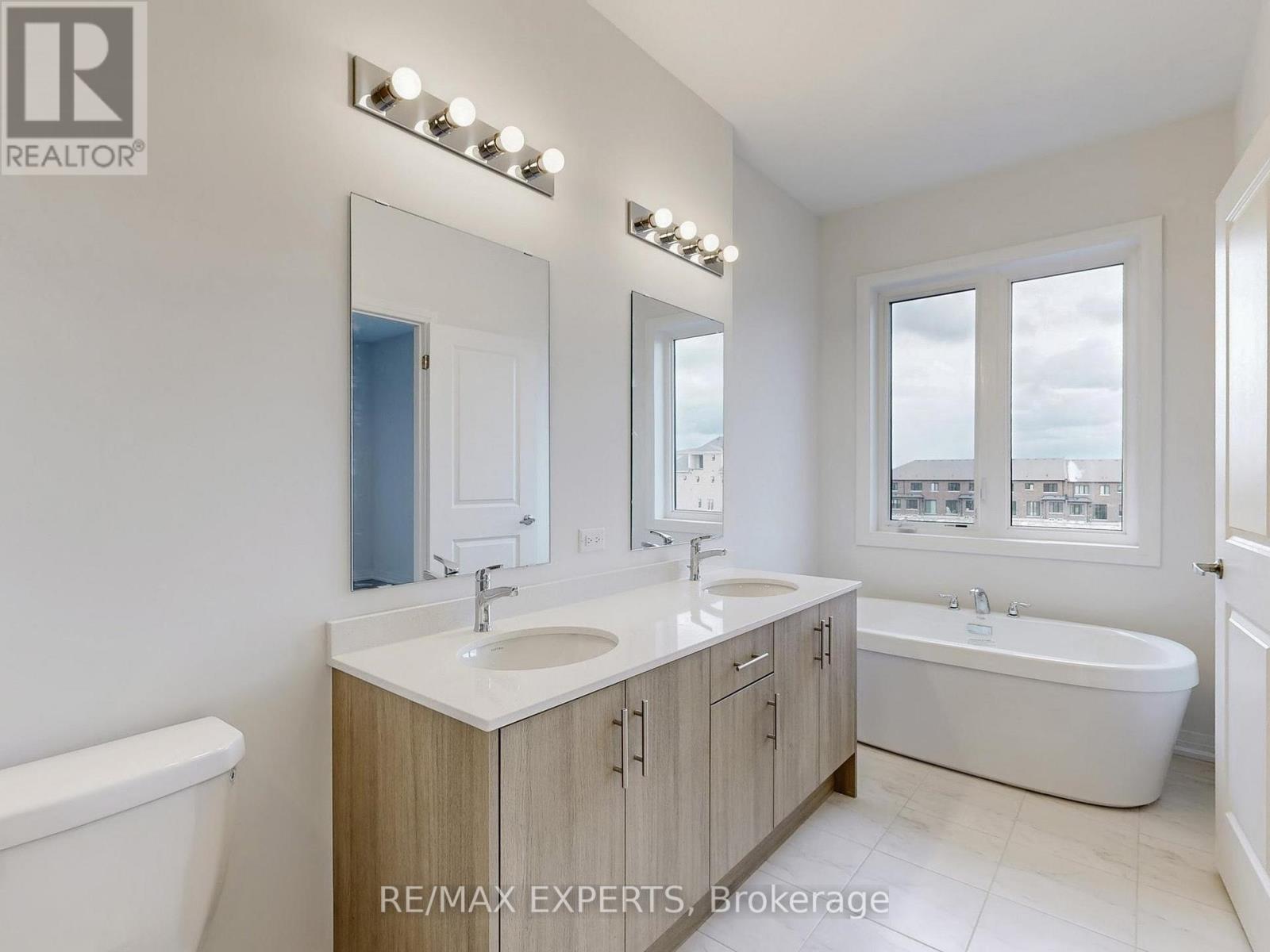 59 Tipp Drive, Richmond Hill, Ontario  L4E 1A2 - Photo 10 - N12591192