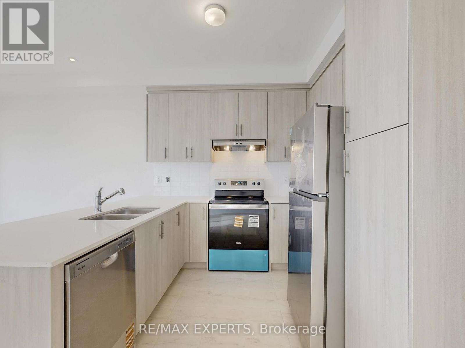 59 Tipp Drive, Richmond Hill, Ontario  L4E 1A2 - Photo 4 - N12591192