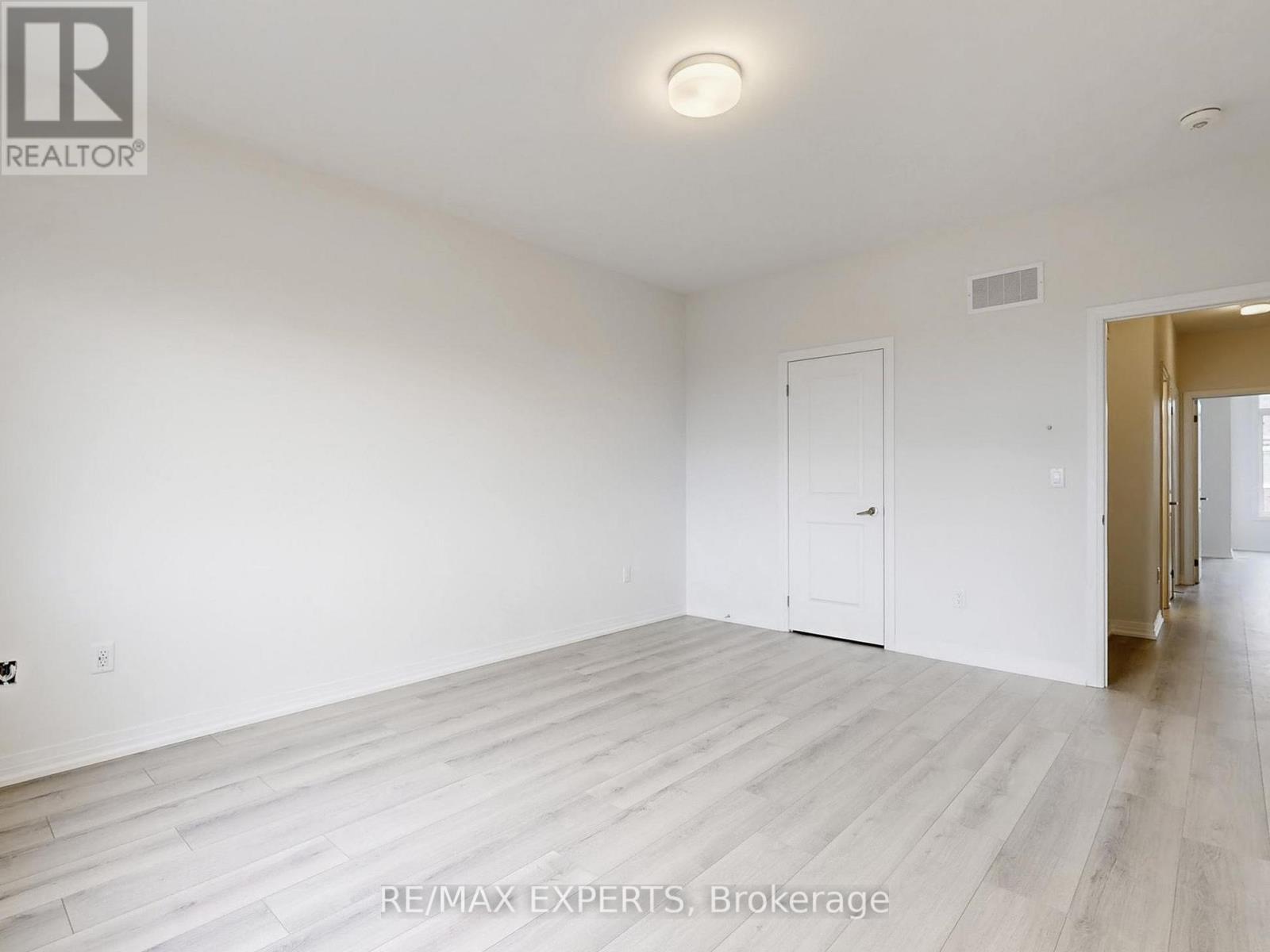 59 Tipp Drive, Richmond Hill, Ontario  L4E 1A2 - Photo 9 - N12591192