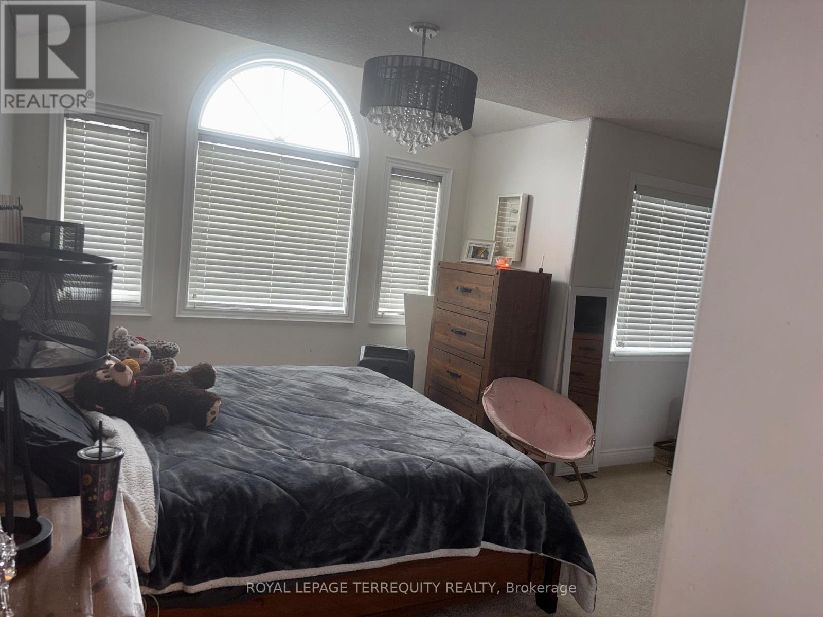 35 Marta Crescent, Barrie (Ardagh), Ontario  L4N 3N6 - Photo 11 - S12591118