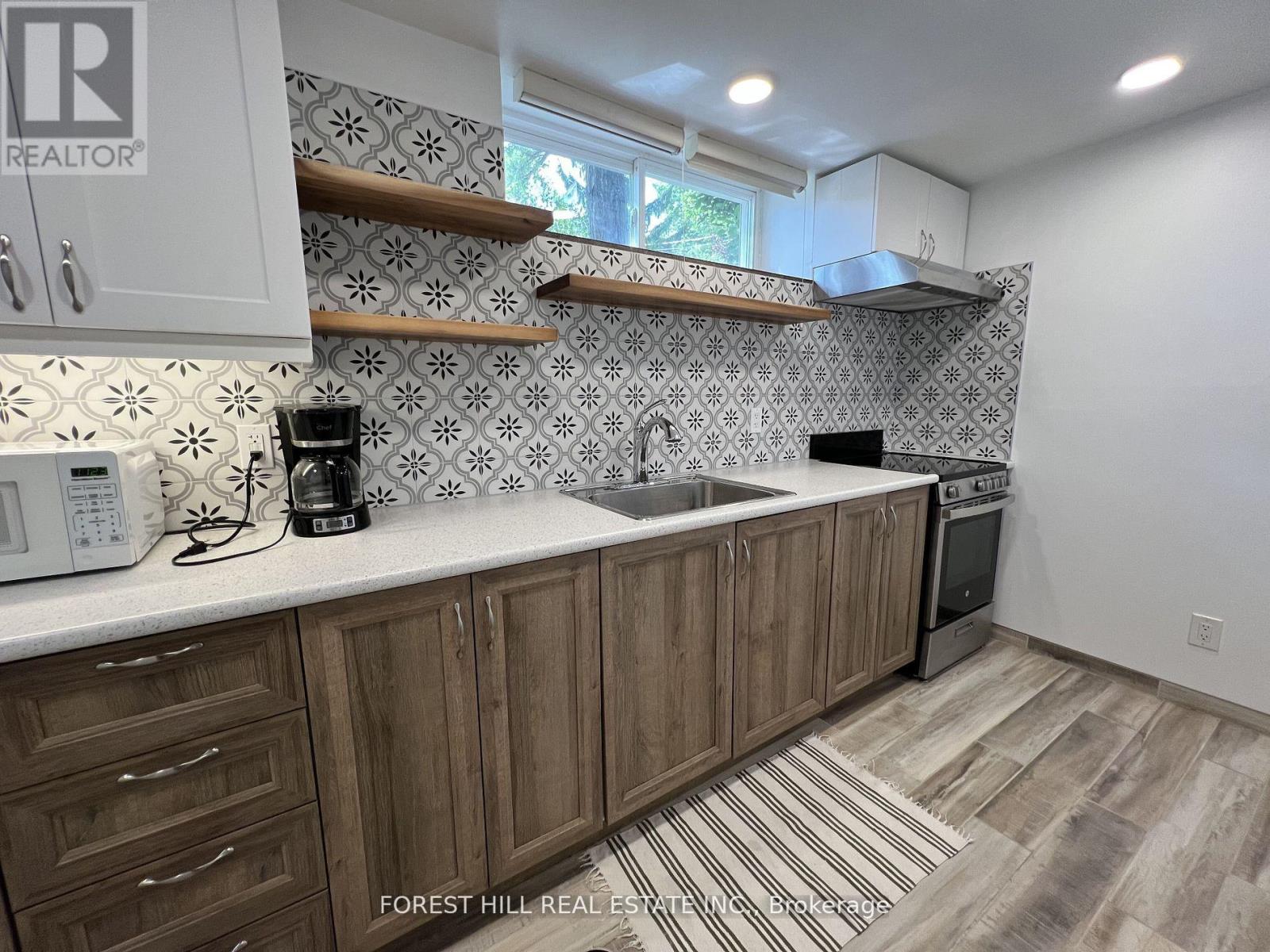 LOWER - 168 TYRREL AVENUE W, Toronto, Ontario