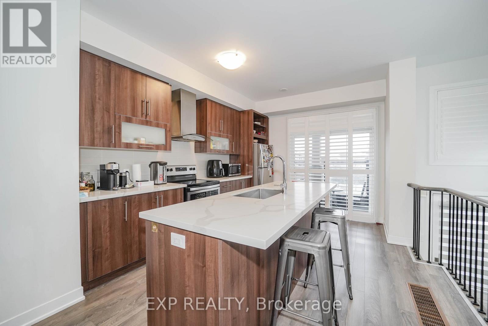 76 - 1 Shawfield Way, Whitby, Ontario  L1R 0N8 - Photo 3 - E12590048