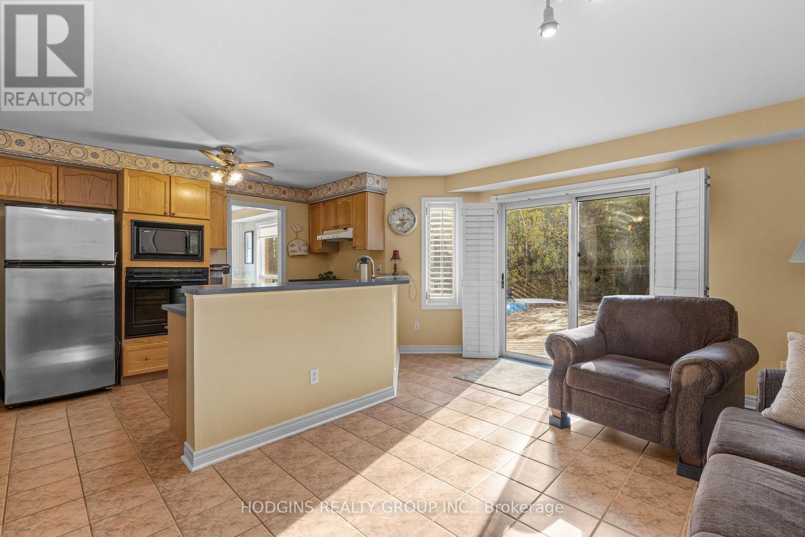 2286 Yorktown Circle, Mississauga, Ontario  L5M 5Y1 - Photo 11 - W12563528