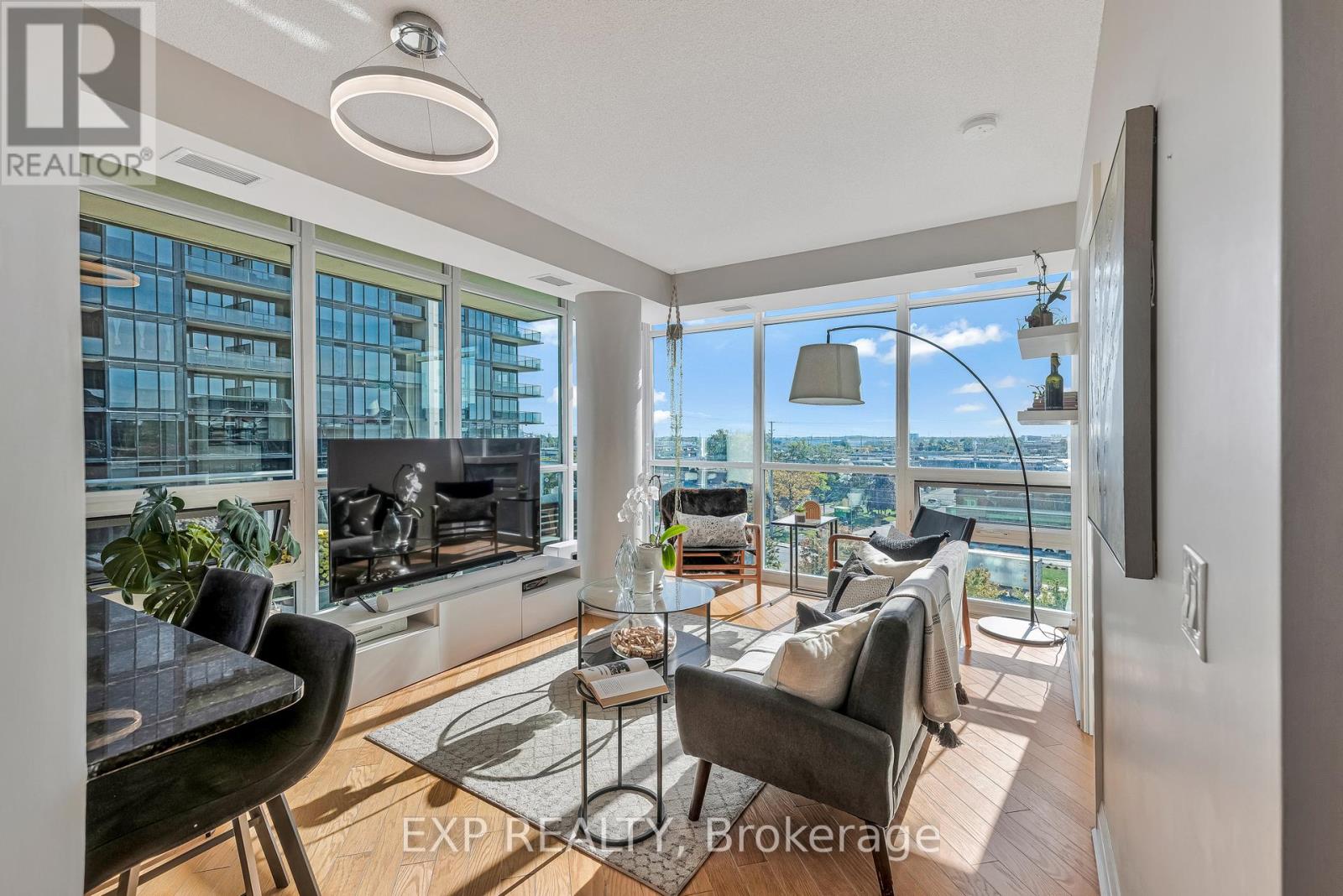 611 - 1055 SOUTHDOWN ROAD, Mississauga, Ontario