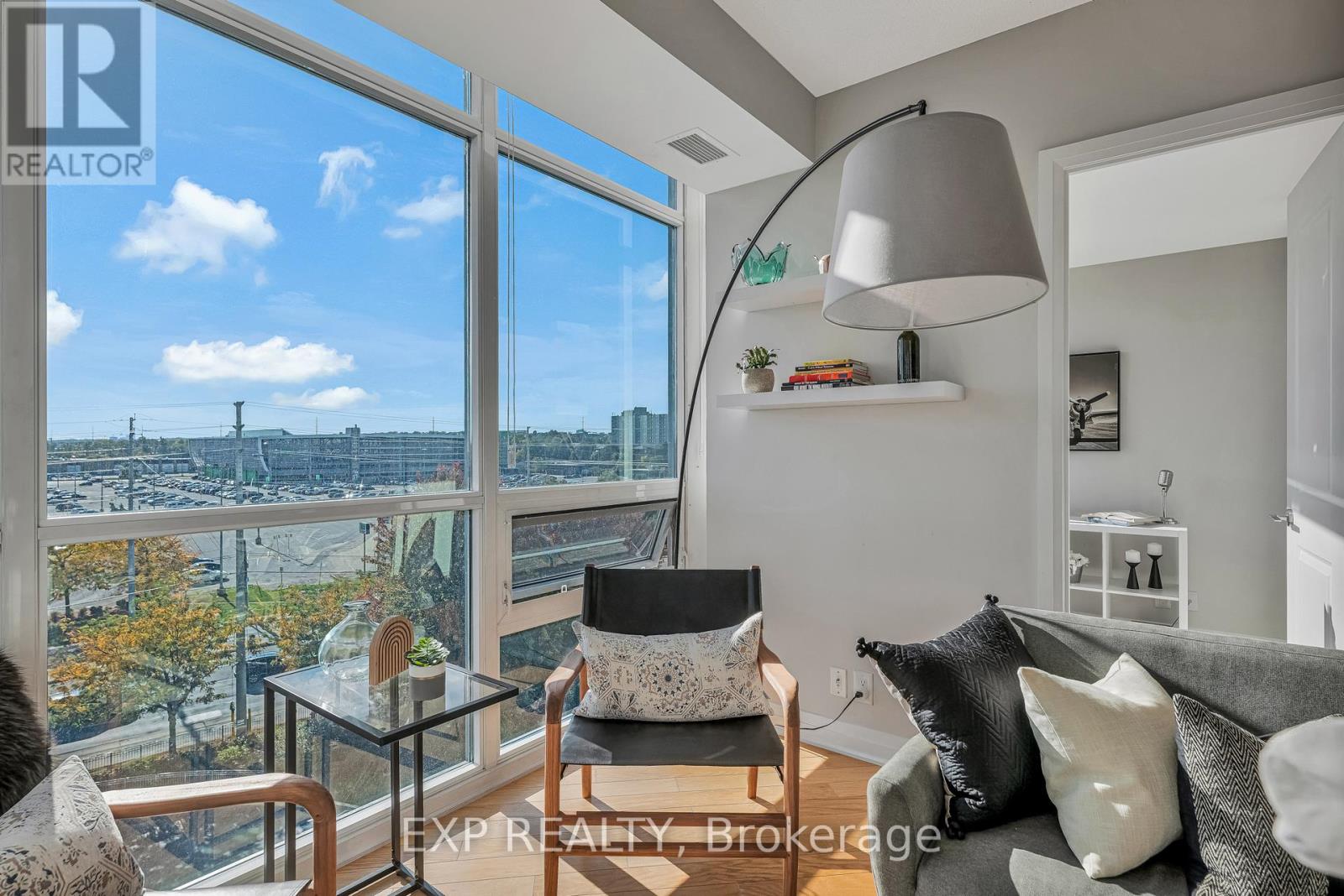 611 - 1055 Southdown Road, Mississauga, Ontario  L5J 0A3 - Photo 8 - W12591026