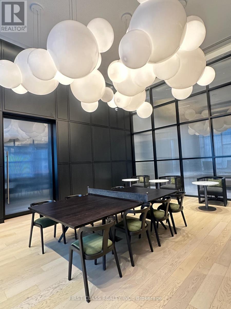 321 - 3220 William Coltson Avenue, Oakville, Ontario  L6H 7C2 - Photo 12 - W12591064