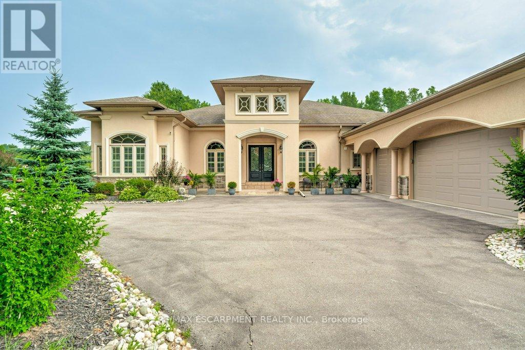 2462 No 2 Side Road, Burlington, Ontario  L7P 0H1 - Photo 1 - W12591106