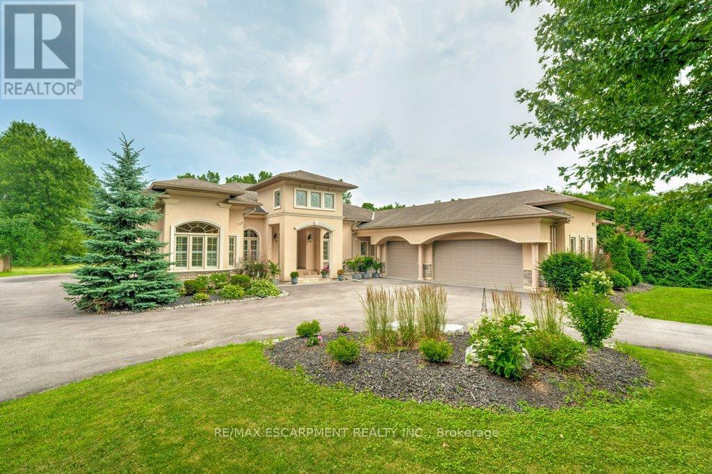 2462 No 2 Side Road, Burlington, Ontario  L7P 0H1 - Photo 2 - W12591106