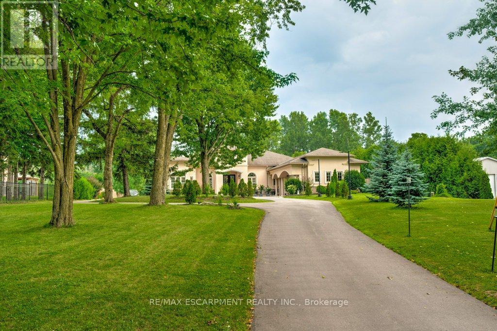 2462 No 2 Side Road, Burlington, Ontario  L7P 0H1 - Photo 3 - W12591106