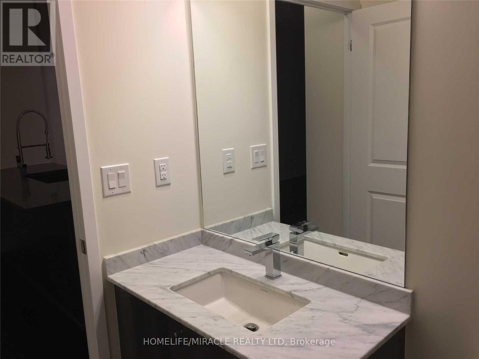 3708 - 510 Curran Place, Mississauga, Ontario  L5B 0J8 - Photo 9 - W12591138