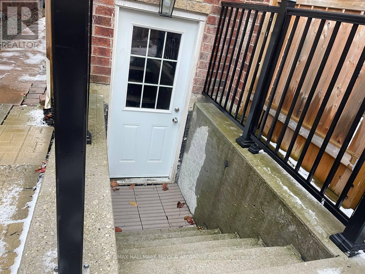 Bsmt - 3869 Mayla Drive E, Mississauga, Ontario  L5M 7Y8 - Photo 3 - W12591146