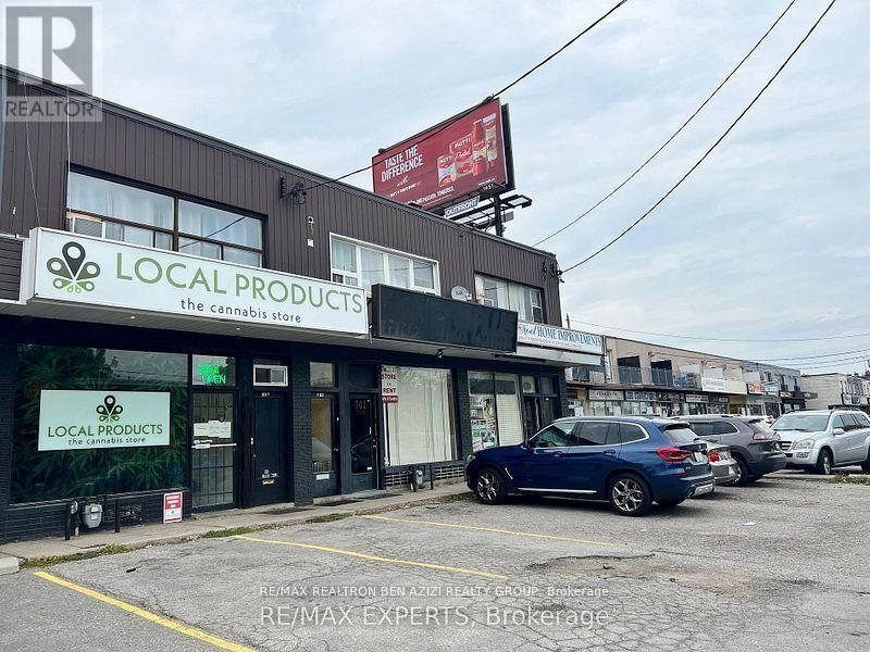 704 Wilson Avenue, Toronto (Downsview-Roding-Cfb), Ontario  M3K 1E1 - Photo 2 - W12591150