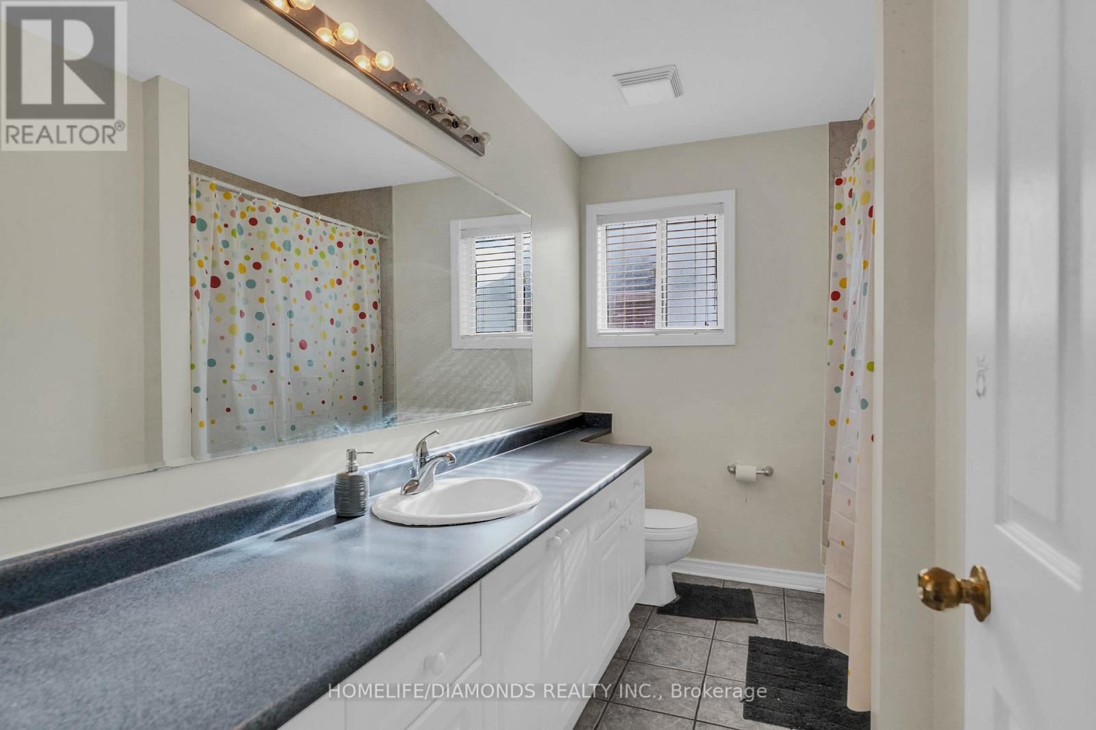 70 Maldives Crescent, Brampton, Ontario  L6P 1L1 - Photo 28 - W12591190