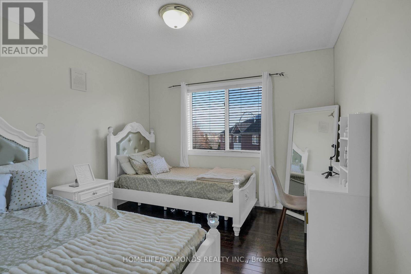 70 Maldives Crescent, Brampton, Ontario  L6P 1L1 - Photo 29 - W12591190