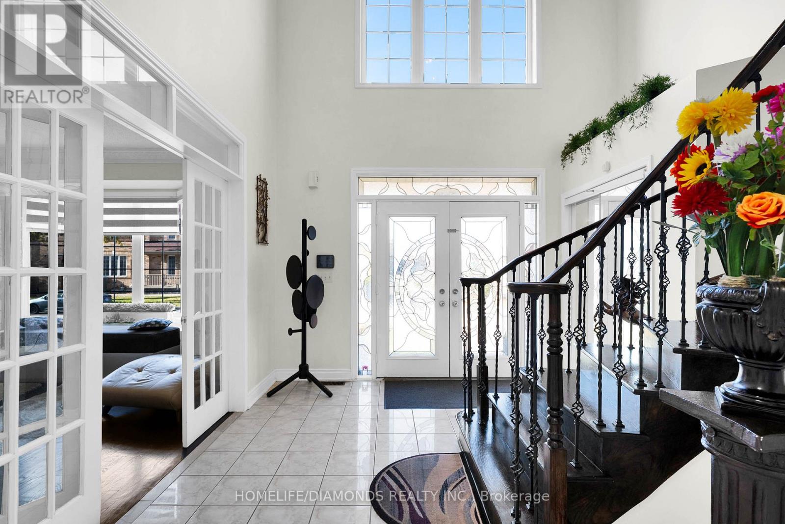 70 Maldives Crescent, Brampton, Ontario  L6P 1L1 - Photo 3 - W12591190