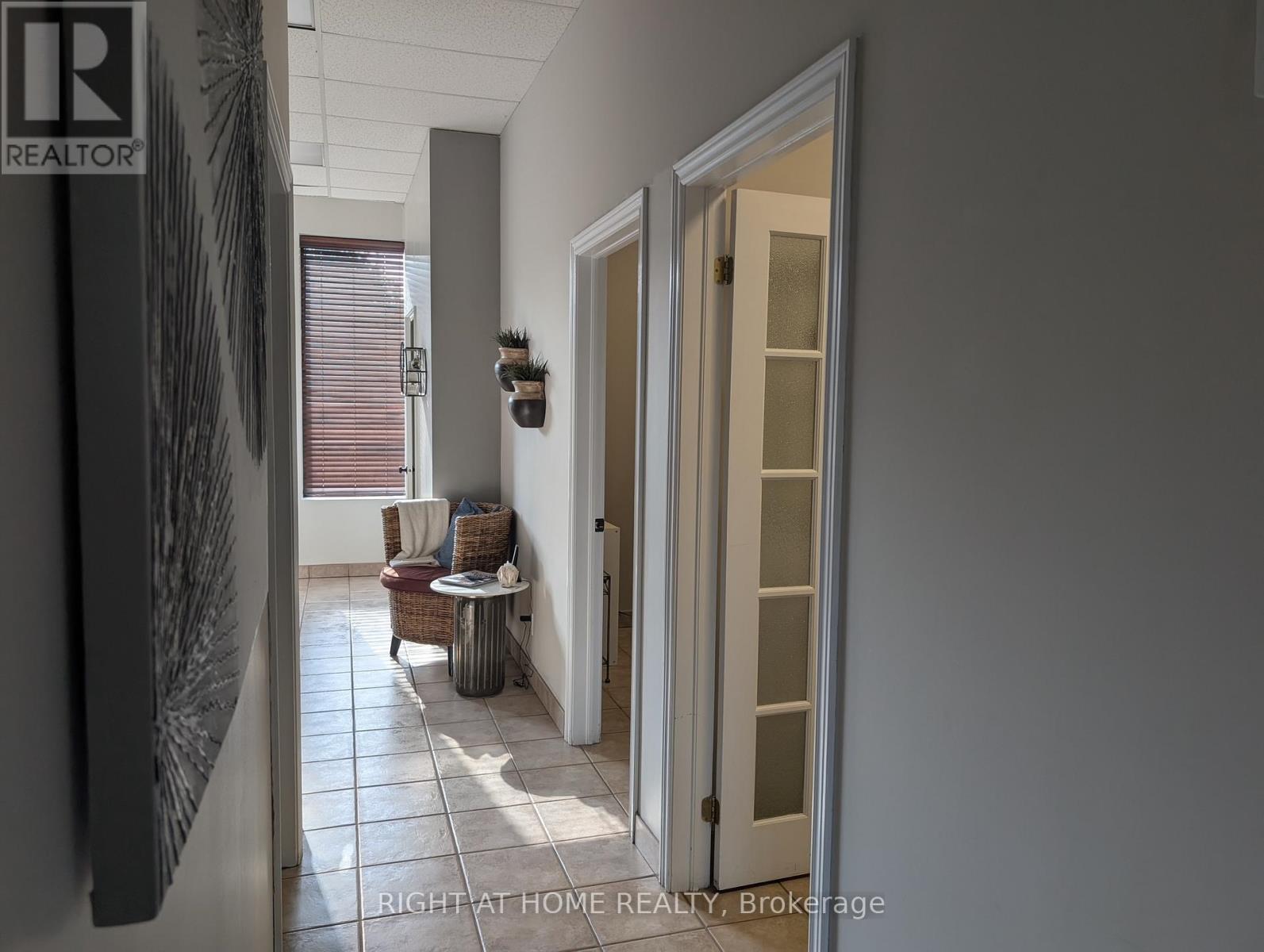 6 - 2275 Westoak Trails Boulevard, Oakville (Wt West Oak Trails), Ontario  L6M 3W6 - Photo 7 - W12591222