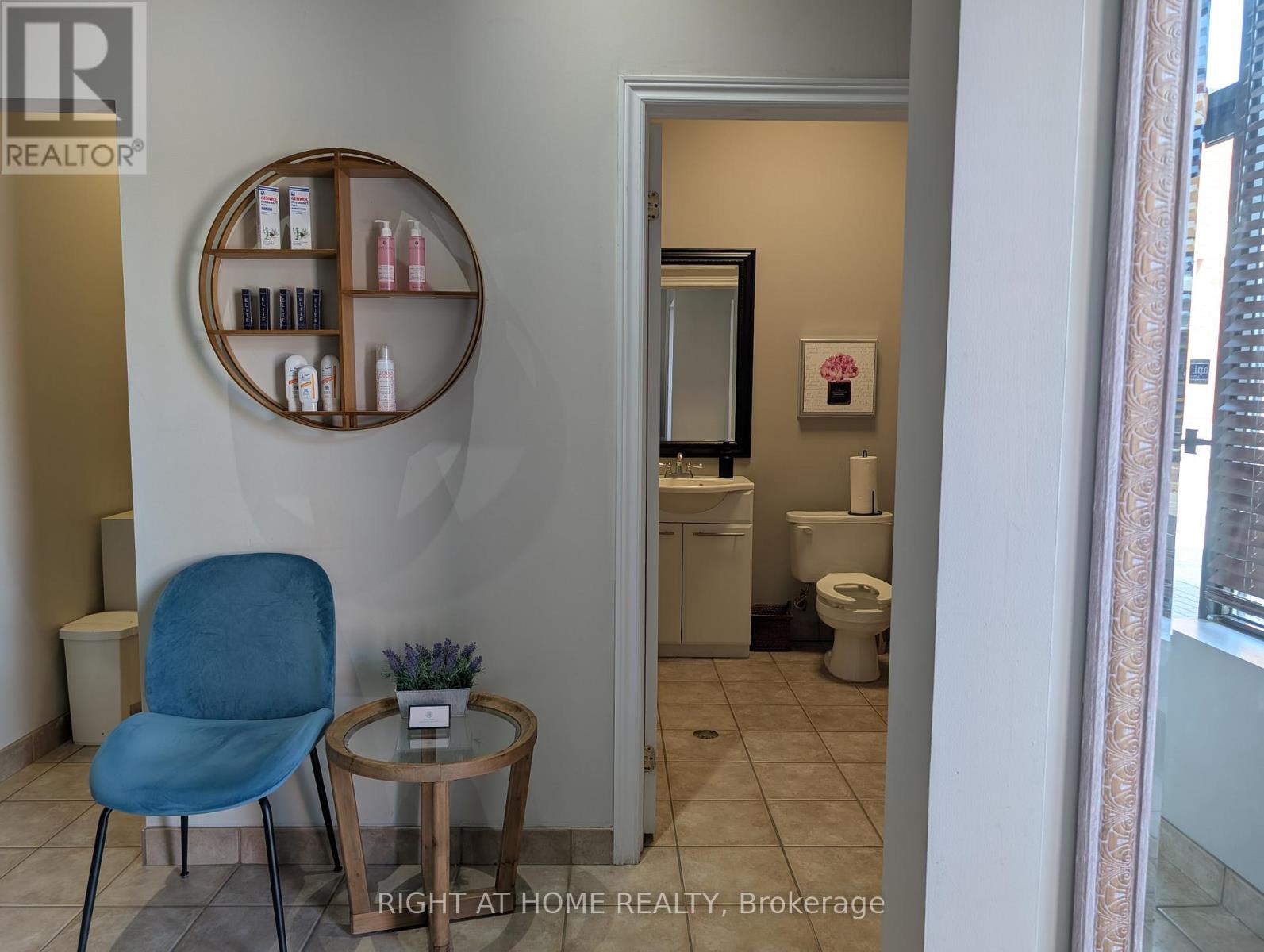 6 - 2275 Westoak Trails Boulevard, Oakville (Wt West Oak Trails), Ontario  L6M 3W6 - Photo 8 - W12591222