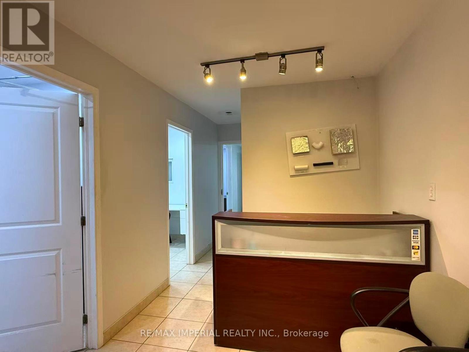 19 - 1662 Bonhill Road, Mississauga, Ontario  L5T 1E1 - Photo 2 - W12591226