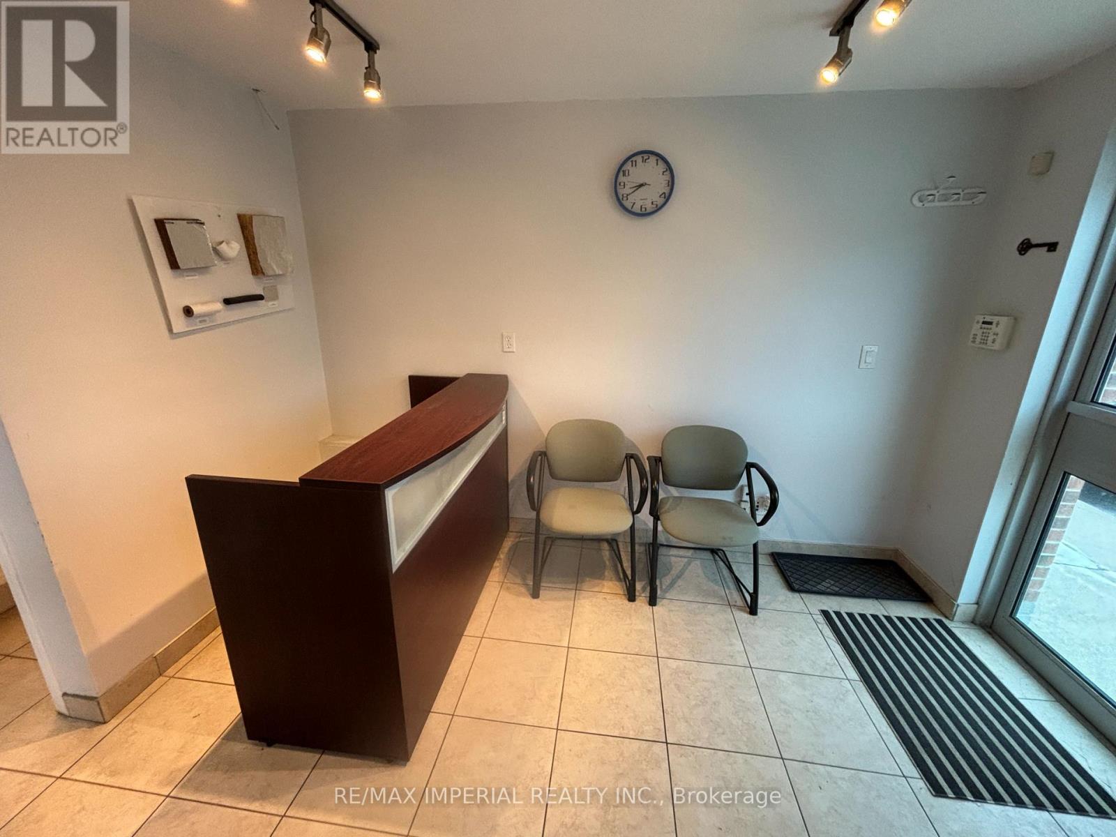 19 - 1662 Bonhill Road, Mississauga, Ontario  L5T 1E1 - Photo 3 - W12591226