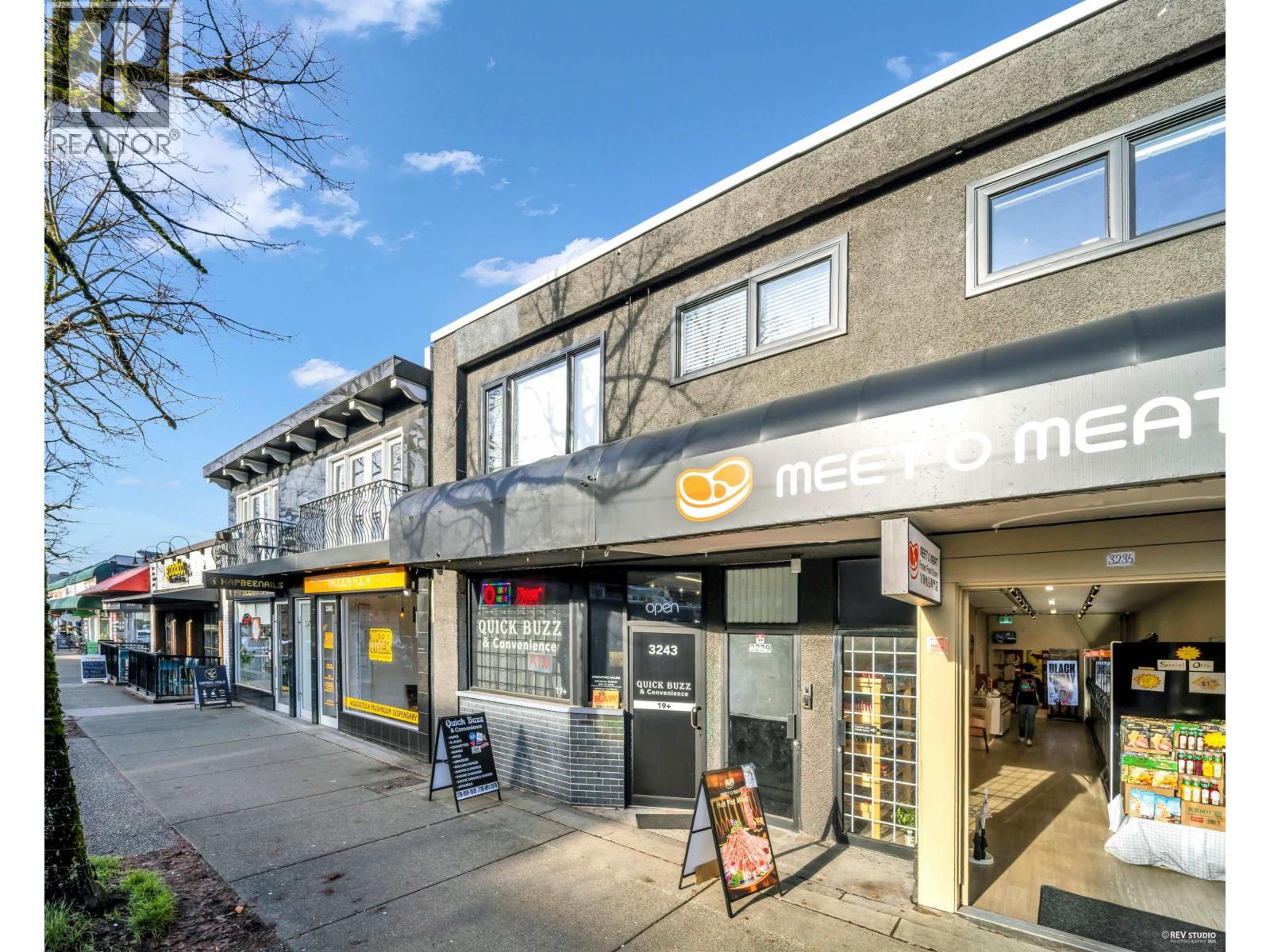 3243 W Broadway, Vancouver, British Columbia  V6K 2H5 - Photo 1 - C8074202