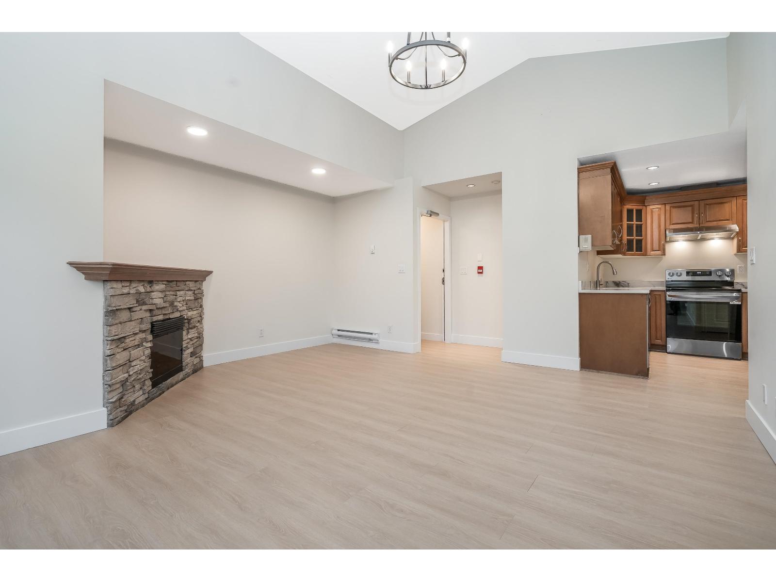 202 2828 152 Street, Surrey, British Columbia  V4P 1G6 - Photo 5 - R3071053